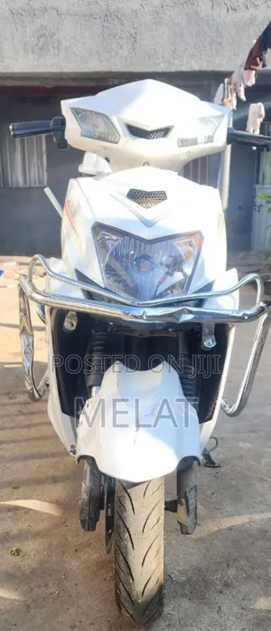 New American Ironhorse Chopper 2023 Silver