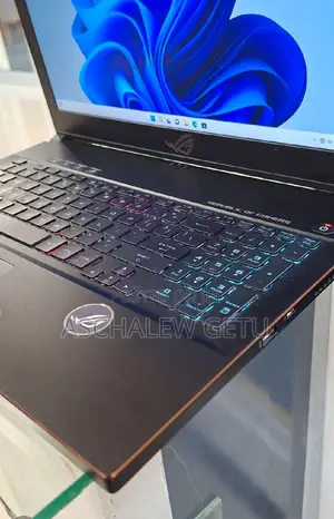 New Laptop Asus ROG Zephyrus G15 16GB Intel Core I7 SSD 1T