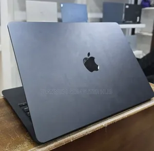 New Laptop Apple MacBook Air 2022 M2 8GB Apple M2 SSD 256GB