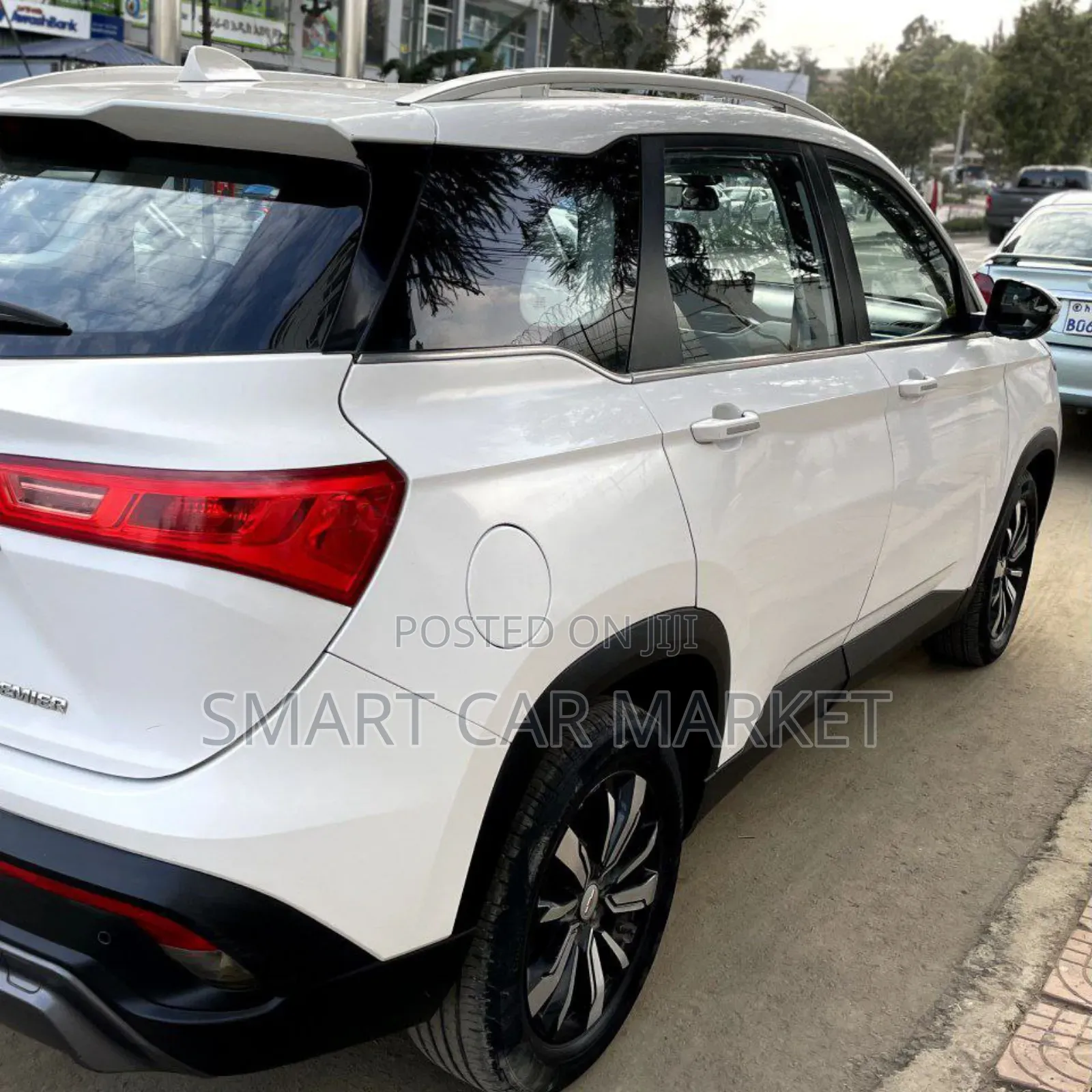Chevrolet Captiva 2021 White