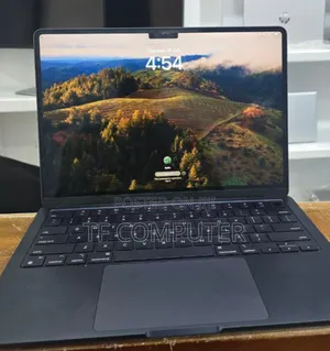 Photo - New Laptop Apple MacBook Air 2022 M2 8GB Apple M2 SSD 256GB