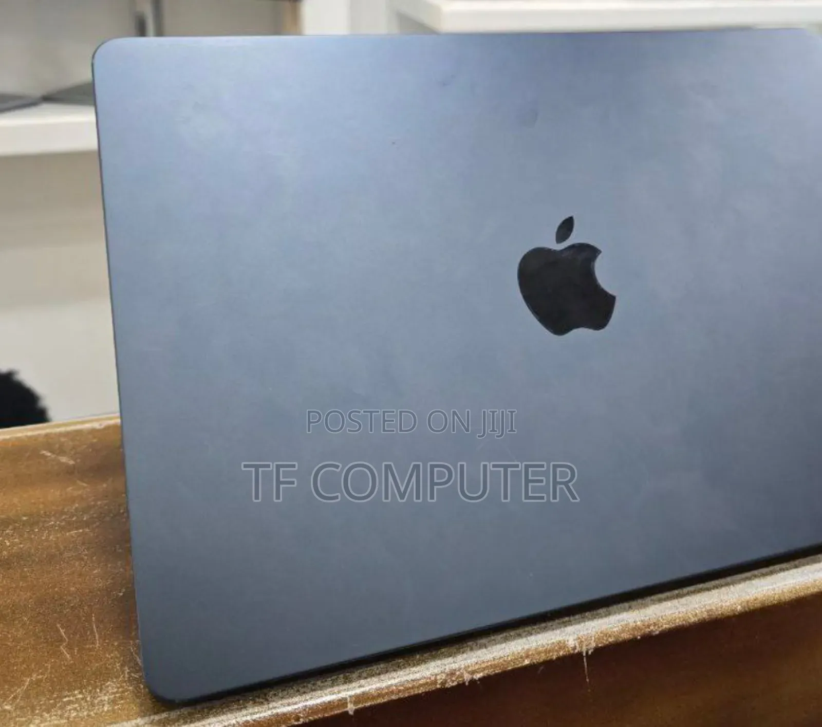 New Laptop Apple MacBook Air 2022 M2 8GB Apple M2 SSD 256GB