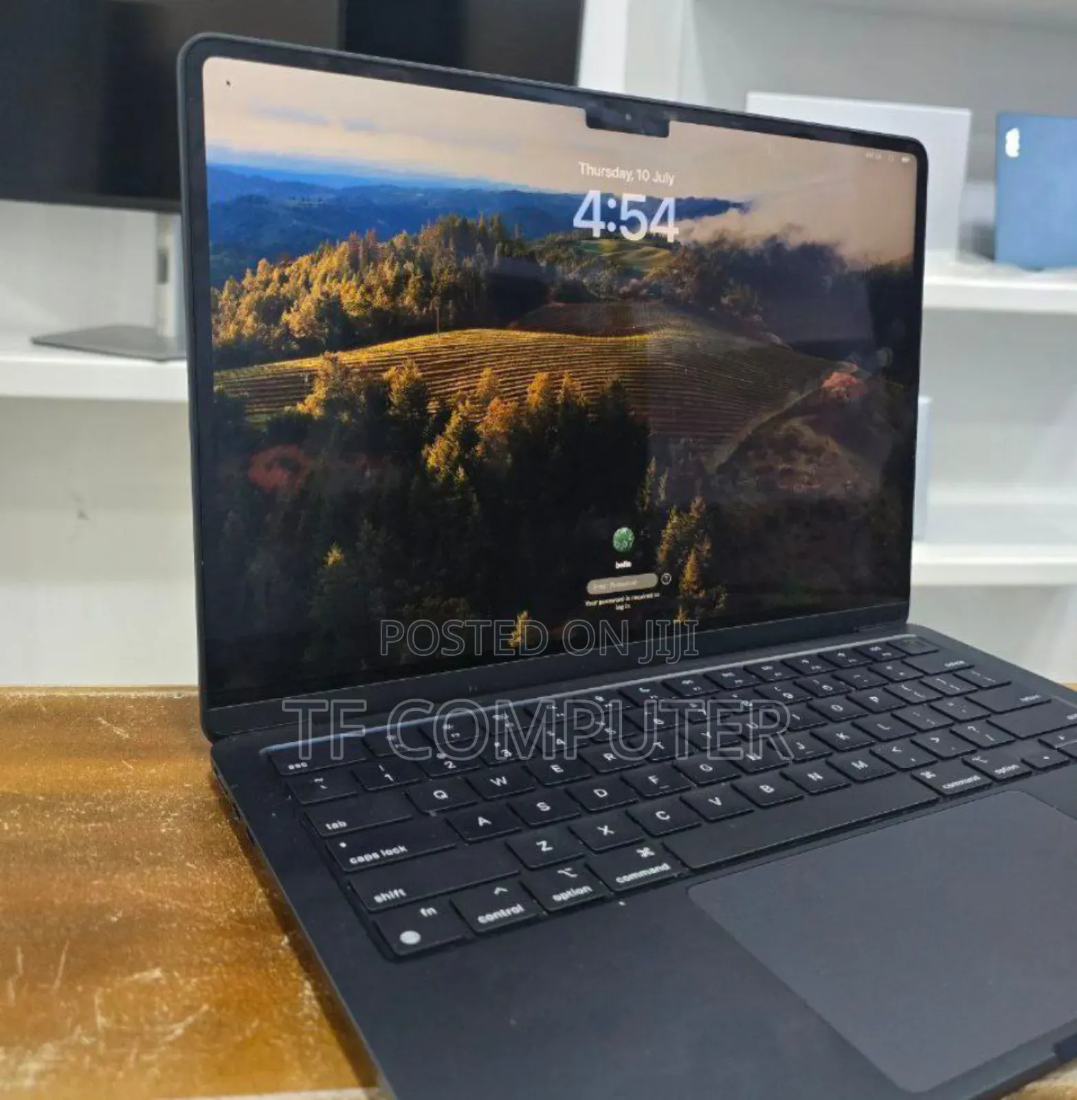 New Laptop Apple MacBook Air 2022 M2 8GB Apple M2 SSD 256GB