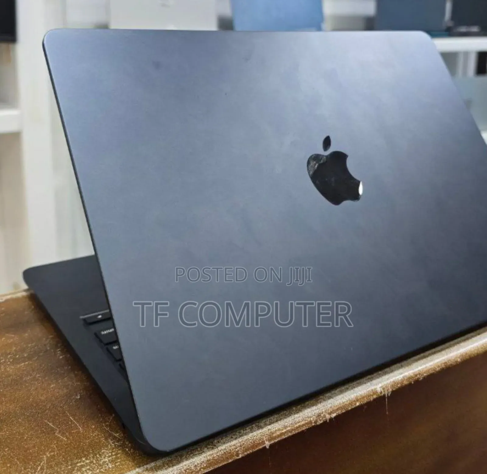 New Laptop Apple MacBook Air 2022 M2 8GB Apple M2 SSD 256GB