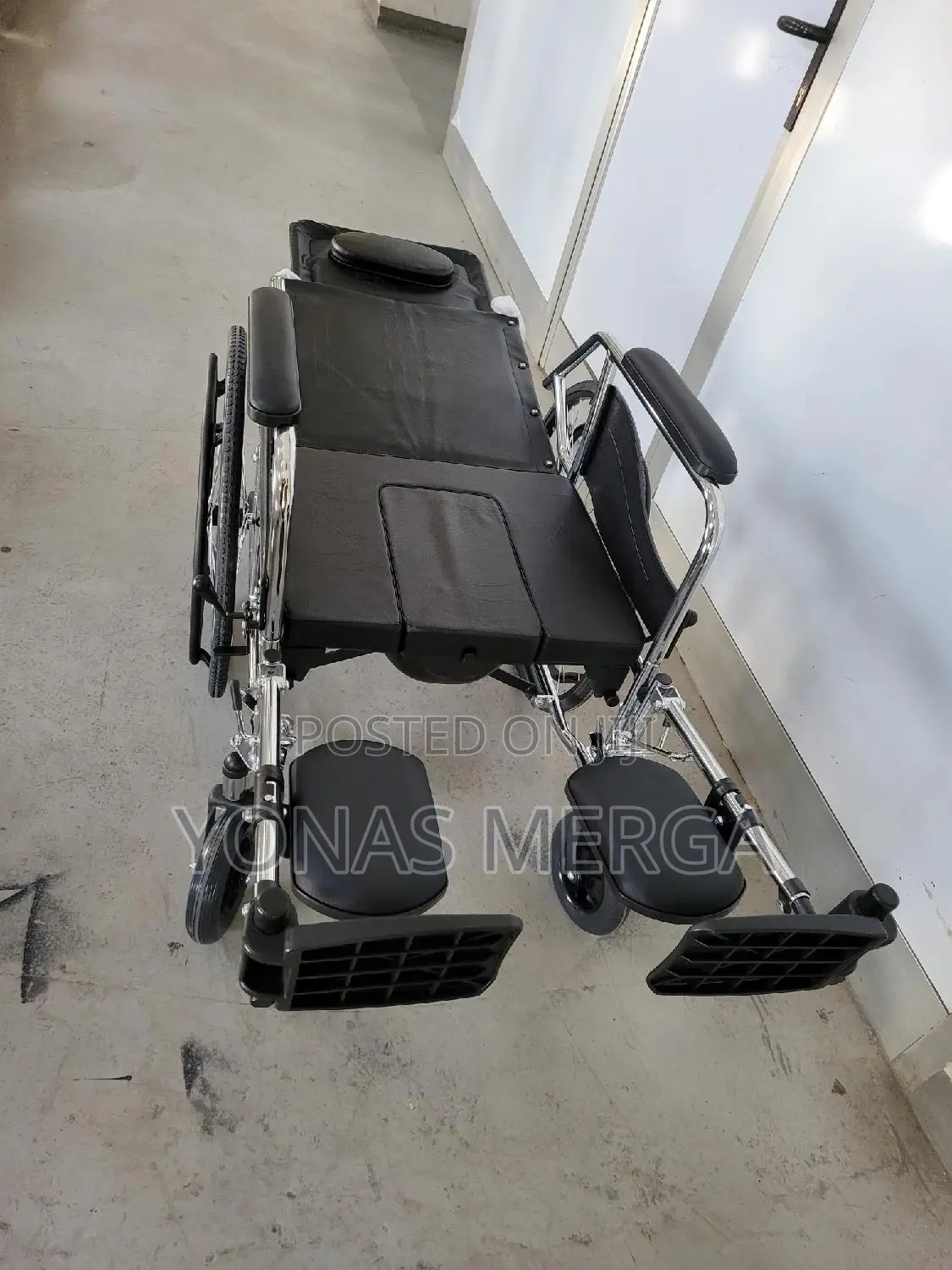 Pot/Hygienic Wheelchair乃٣wheelchair~0wheelchair\\Wheelchair