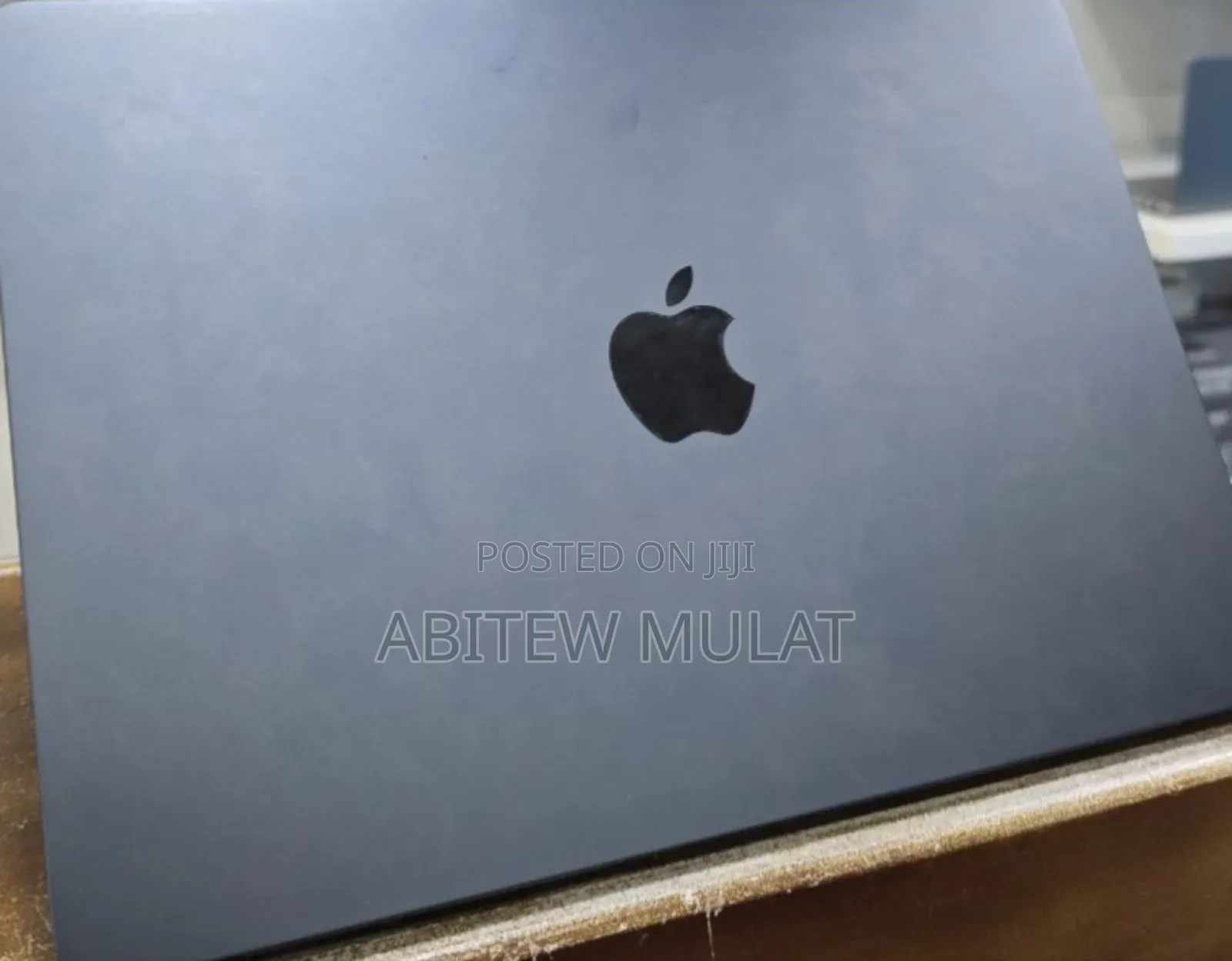 New Laptop Apple MacBook Air 2022 M2 8GB Apple M2 SSD 256GB