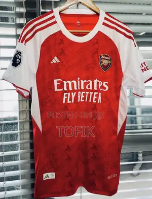 Photo - 2025/26 Arsenal Jersey