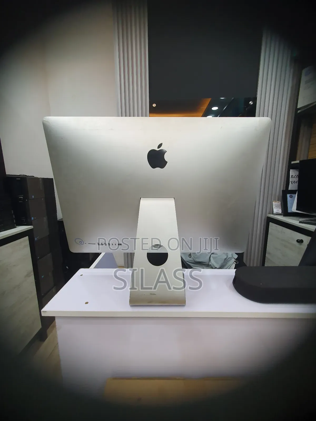 iMac With Apple 27-Inch 21:9 Widescreen