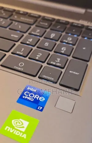 New Laptop HP ZBook Firefly G8 16GB Intel Core I7 SSD 1T