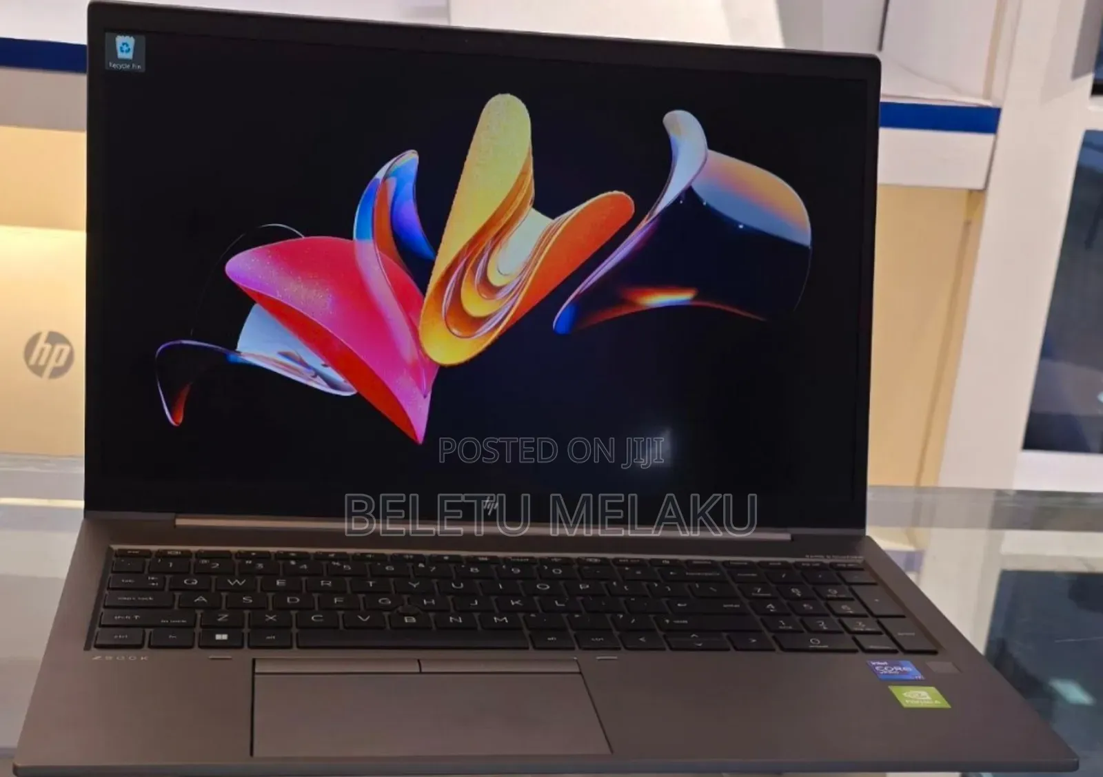 New Laptop HP ZBook Firefly G8 16GB Intel Core I7 SSD 1T