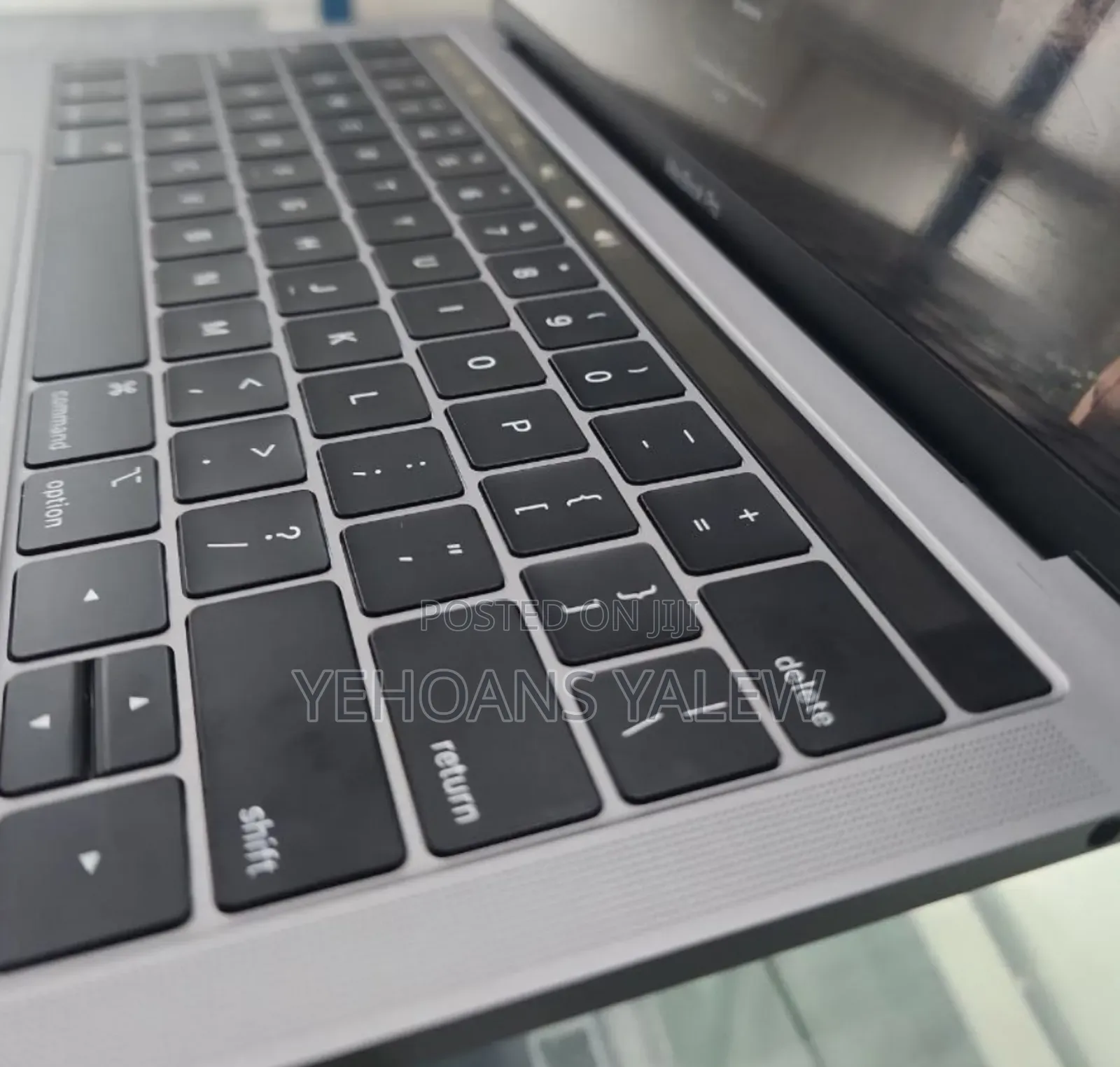 New Laptop Apple MacBook Pro 2019 8GB Intel Core I5 SSD 256GB