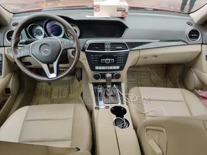 Mercedes-Benz C250 2014 Red
