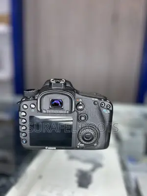 Canon Eos 7 D Mark 1 Camera With 18-135 Lens