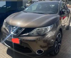 Photo - Nissan Qashqai 2017 Brown