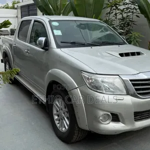 Toyota Hilux 2015 Silver