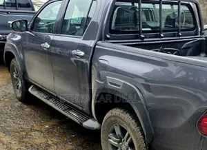 Toyota Hilux 2021 Black