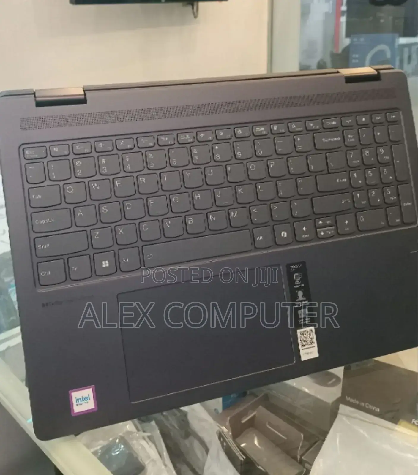 New Laptop Lenovo Yoga 7i 16GB Intel Core Ultra 7 SSD 512GB