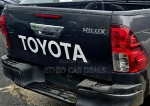 Toyota Hilux 2021 Black