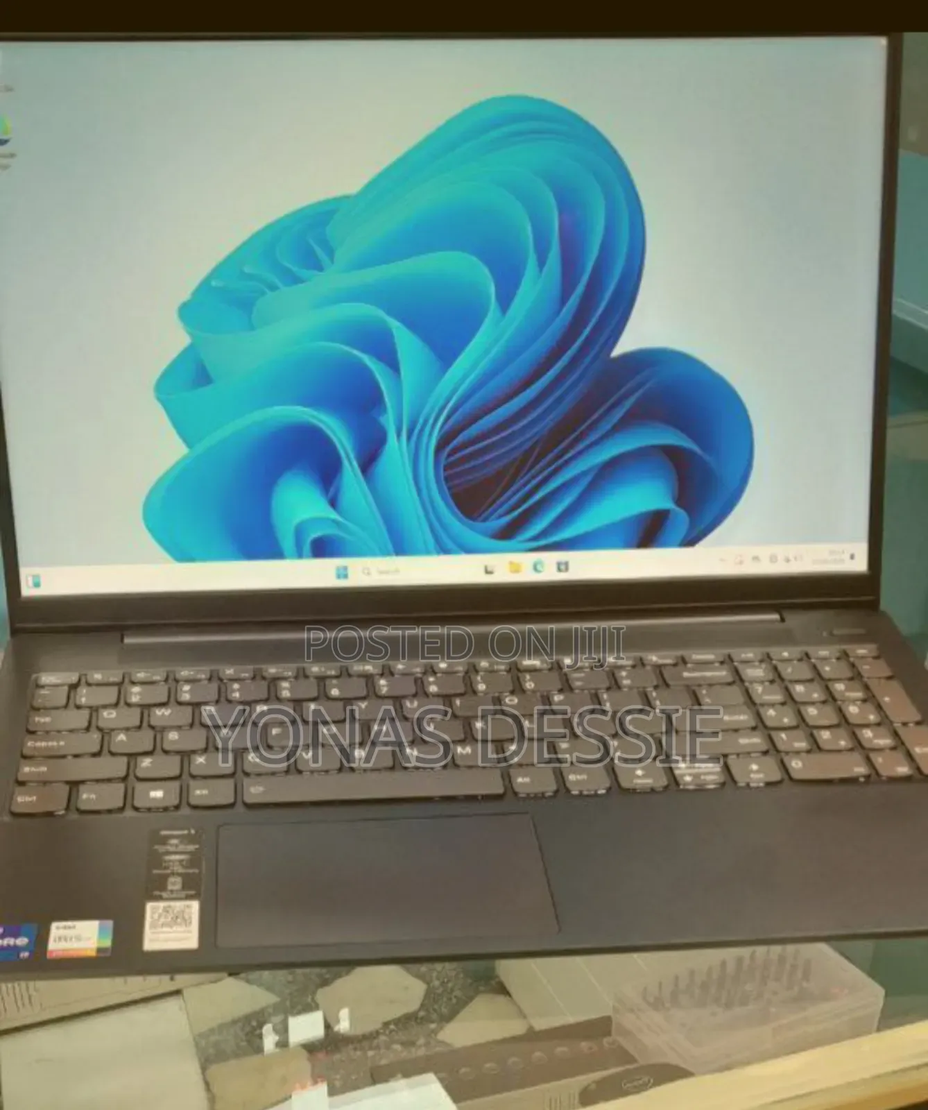 New Laptop Lenovo IdeaPad Flex 15 12GB Intel Core I7 SSD 512GB