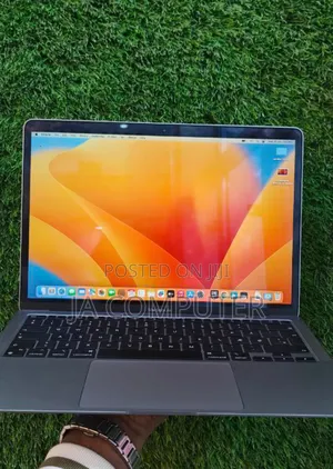New Laptop Apple MacBook Air 2020 M1 8GB Apple M1 SSD 256GB