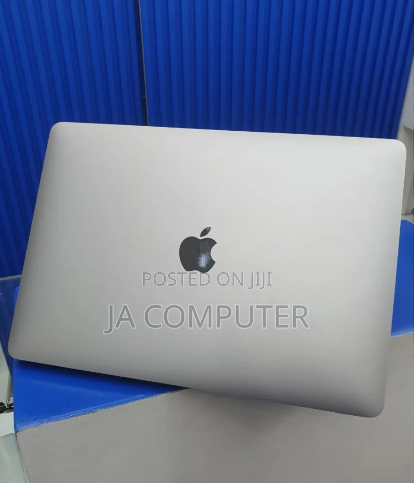 New Laptop Apple MacBook Air 2020 M1 8GB Apple M1 SSD 256GB