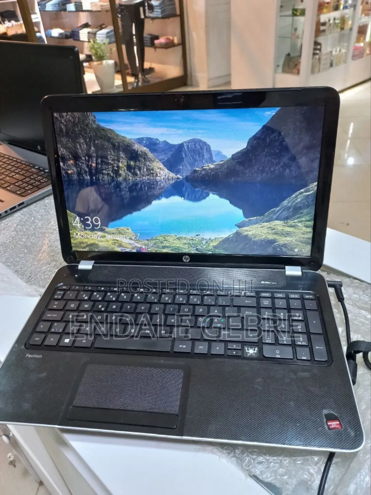 New Laptop HP Pavilion 15 4GB AMD A6 HDD 1T