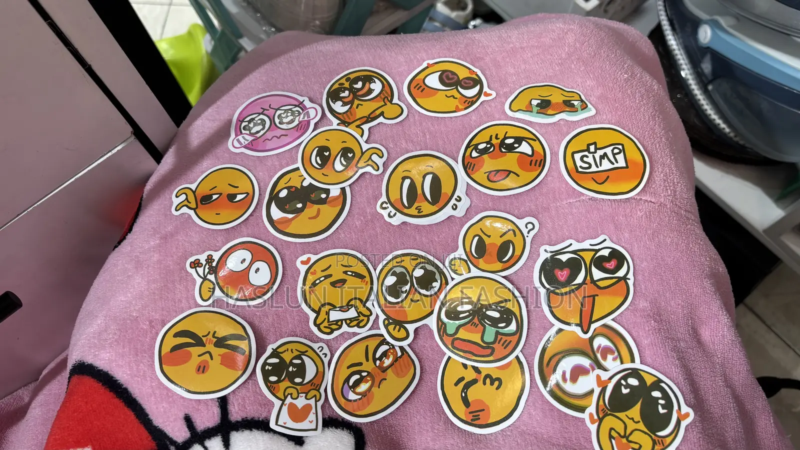 Cute Face Emoticon Stickers!