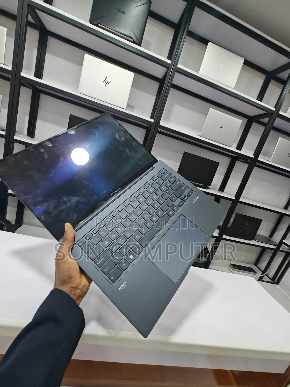 New Laptop Asus ZenBook 13 UX331UN 16GB Intel SSD 512GB