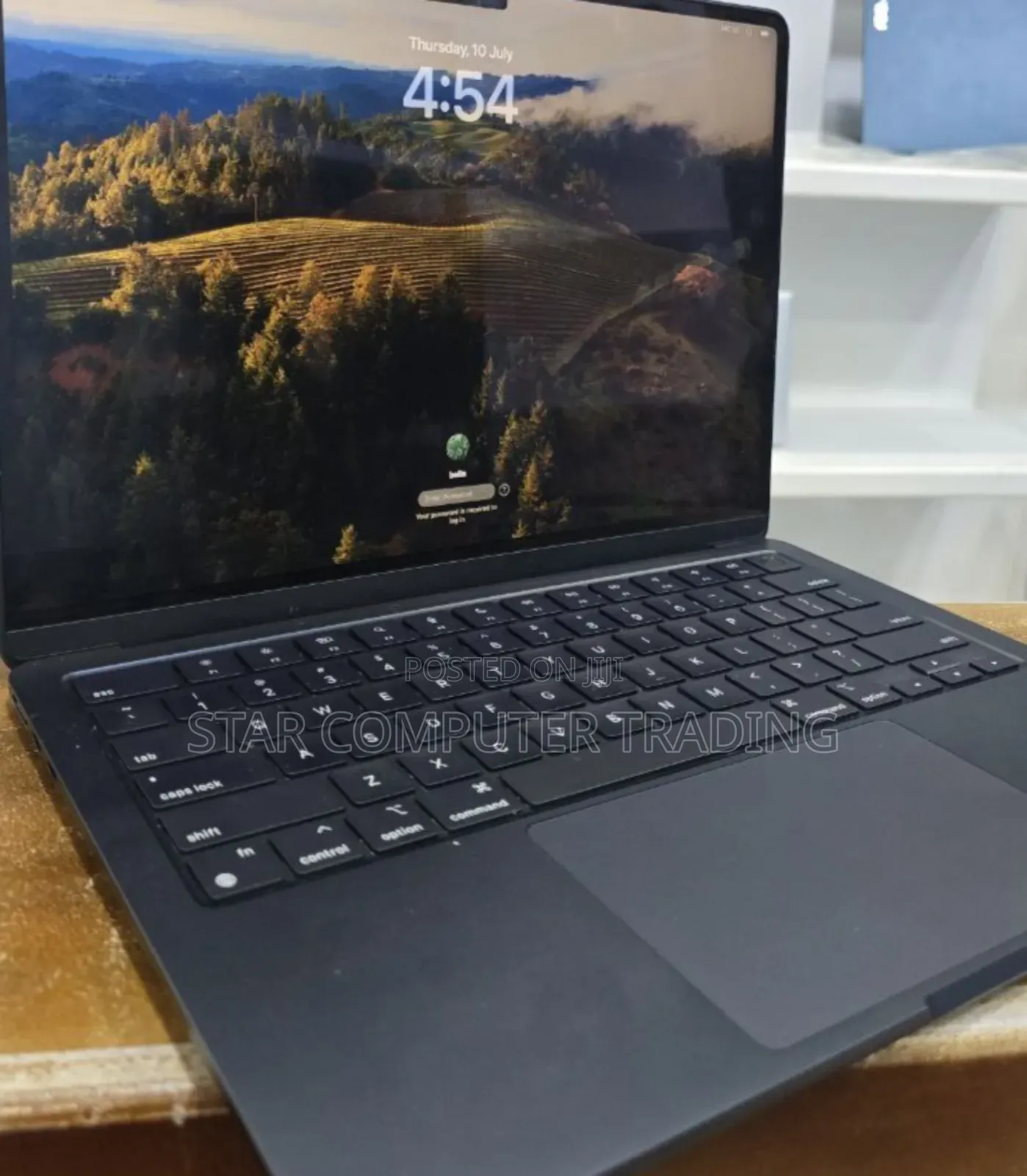 New Laptop Apple MacBook Air 2022 M2 8GB Apple M2 SSD 256GB