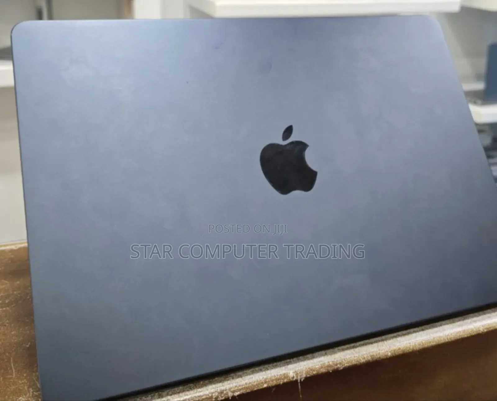 New Laptop Apple MacBook Air 2022 M2 8GB Apple M2 SSD 256GB