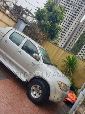 Toyota Hilux 2008 Gold