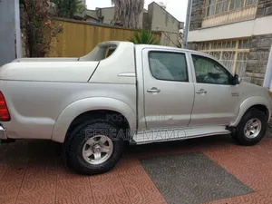 Toyota Hilux 2008 Gold