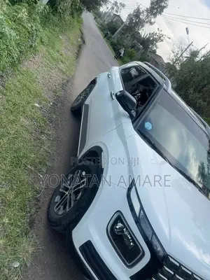 Hyundai Venue 2023 White