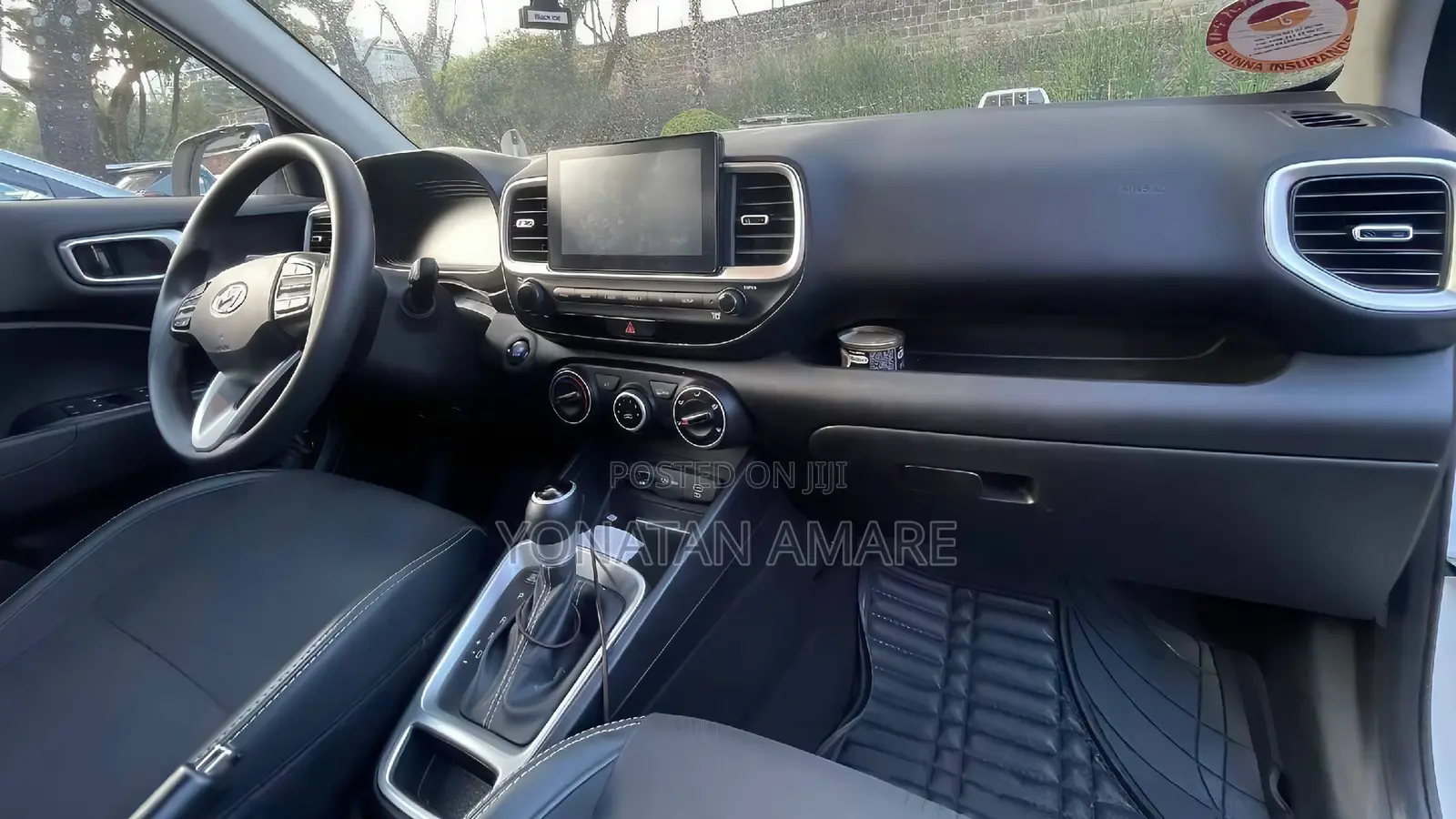 Hyundai Venue 2023 White