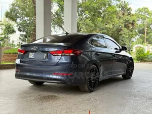 Hyundai Avante 2018 Blue