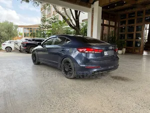 Hyundai Avante 2018 Blue