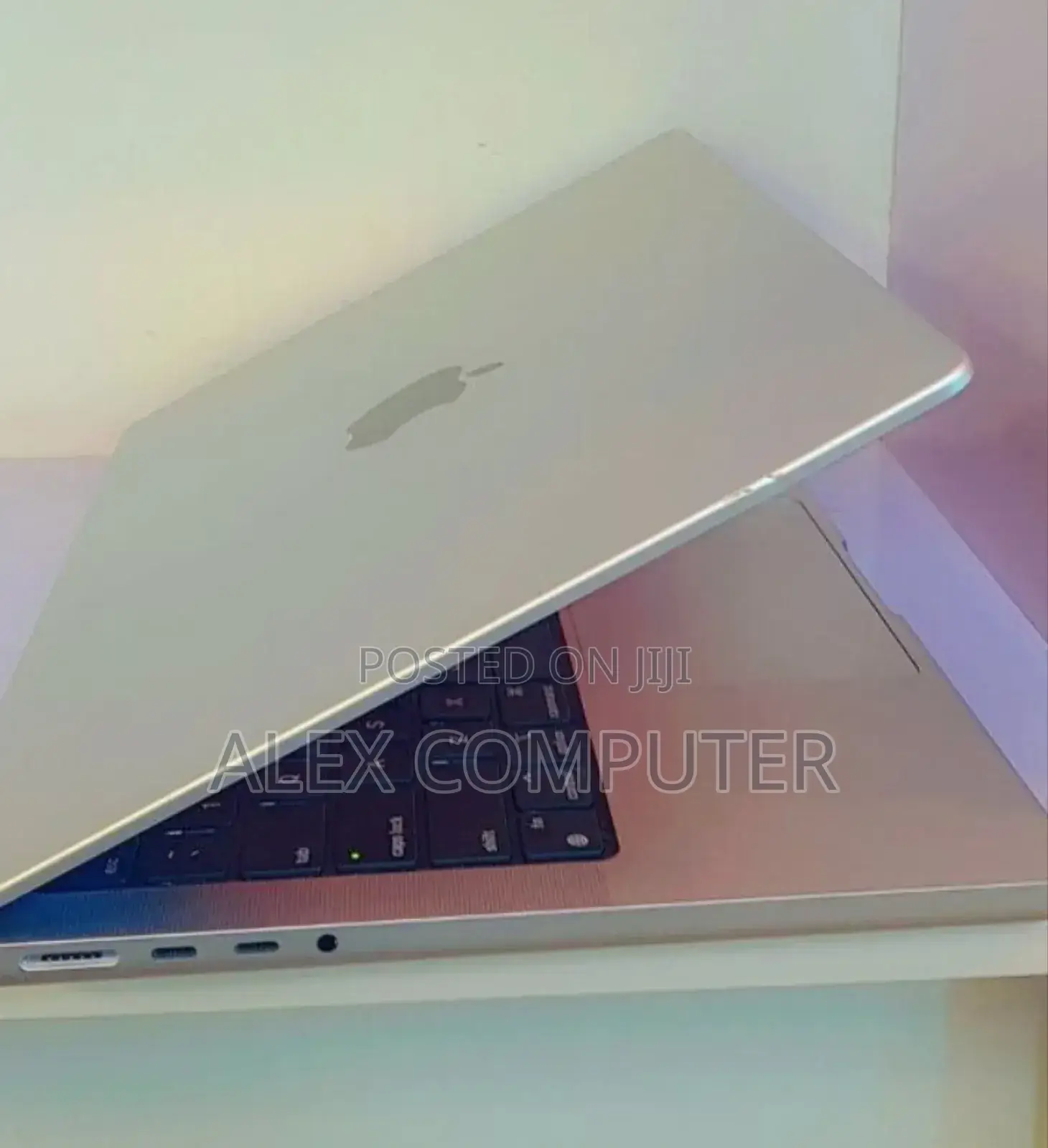 New Laptop Apple MacBook Pro M1 16GB Apple M1 Pro SSD 512GB