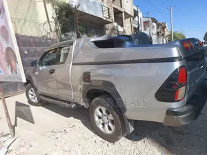 Toyota Hilux 2021 Silver