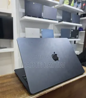 New Laptop Apple MacBook Air 2022 M2 8GB Apple M2 SSD 256GB