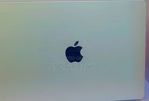 New Laptop 16GB Apple M1 SSD 512GB