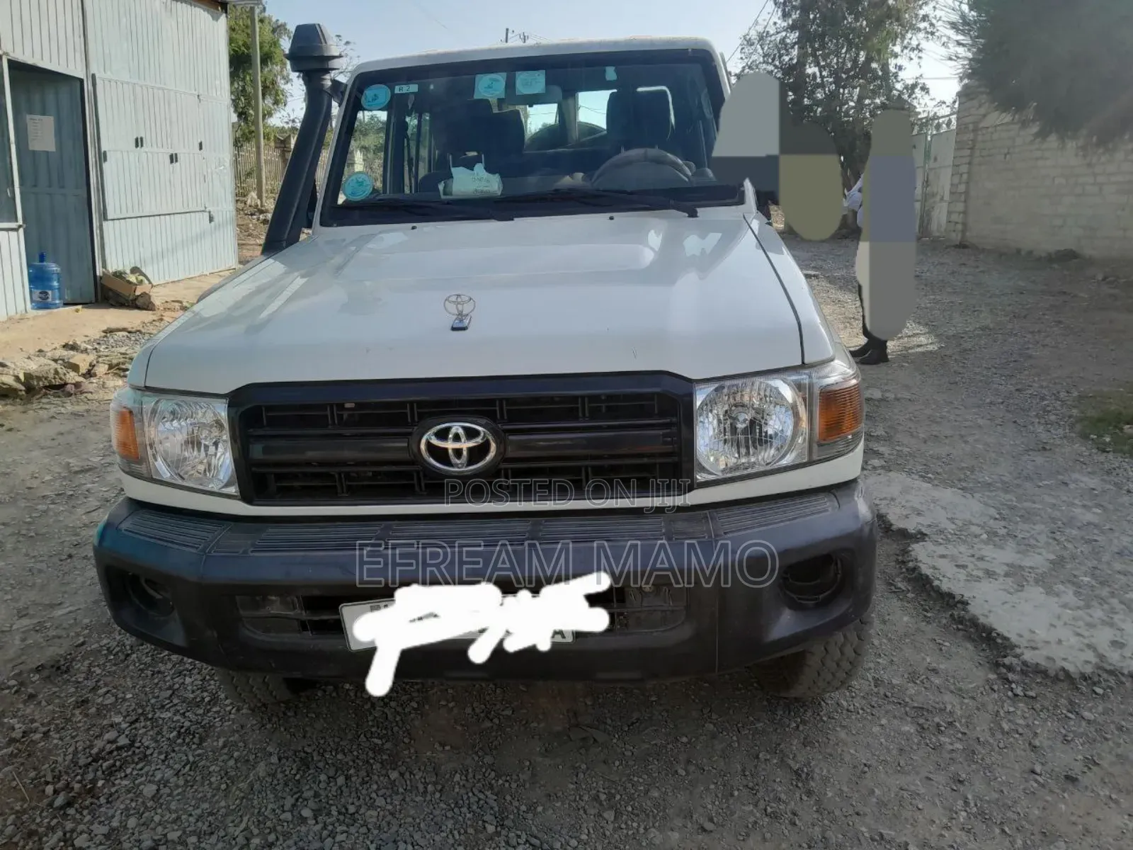 Toyota Land Cruiser 2016 White