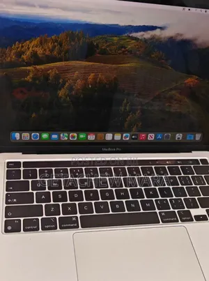 New Laptop Apple MacBook Pro M1 8GB Apple M1 Pro SSD 256GB