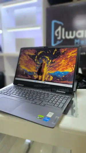 New Laptop Lenovo LOQ 15ARP9 16GB Intel Core i5 SSD 512GB