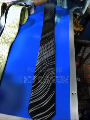 ኳሊቲ Cravat(ከረቫት)