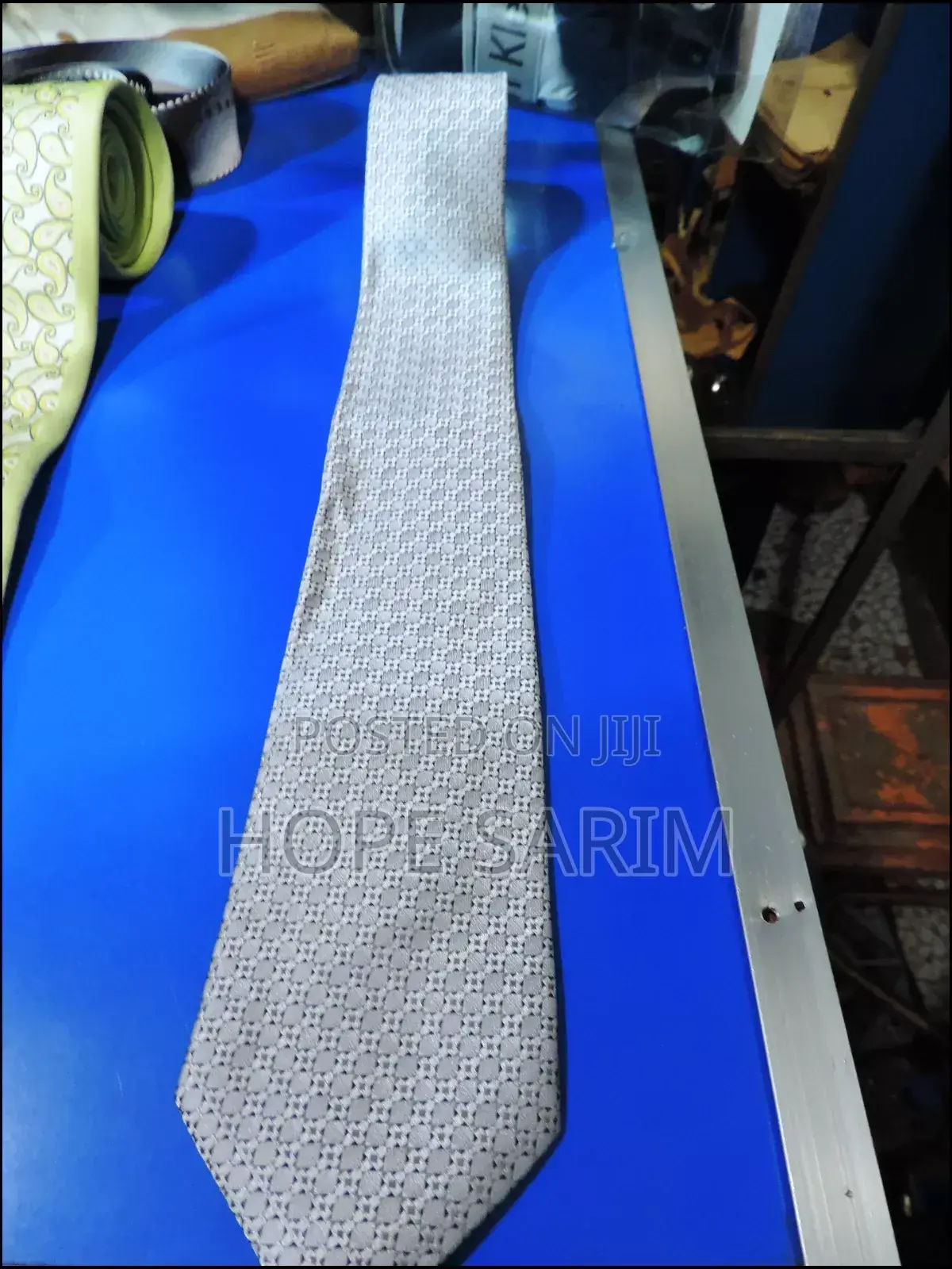 ኳሊቲ Cravat(ከረቫት)