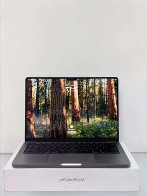 Photo - New Laptop Apple MacBook Pro 16GB Apple M2 SSD 512GB