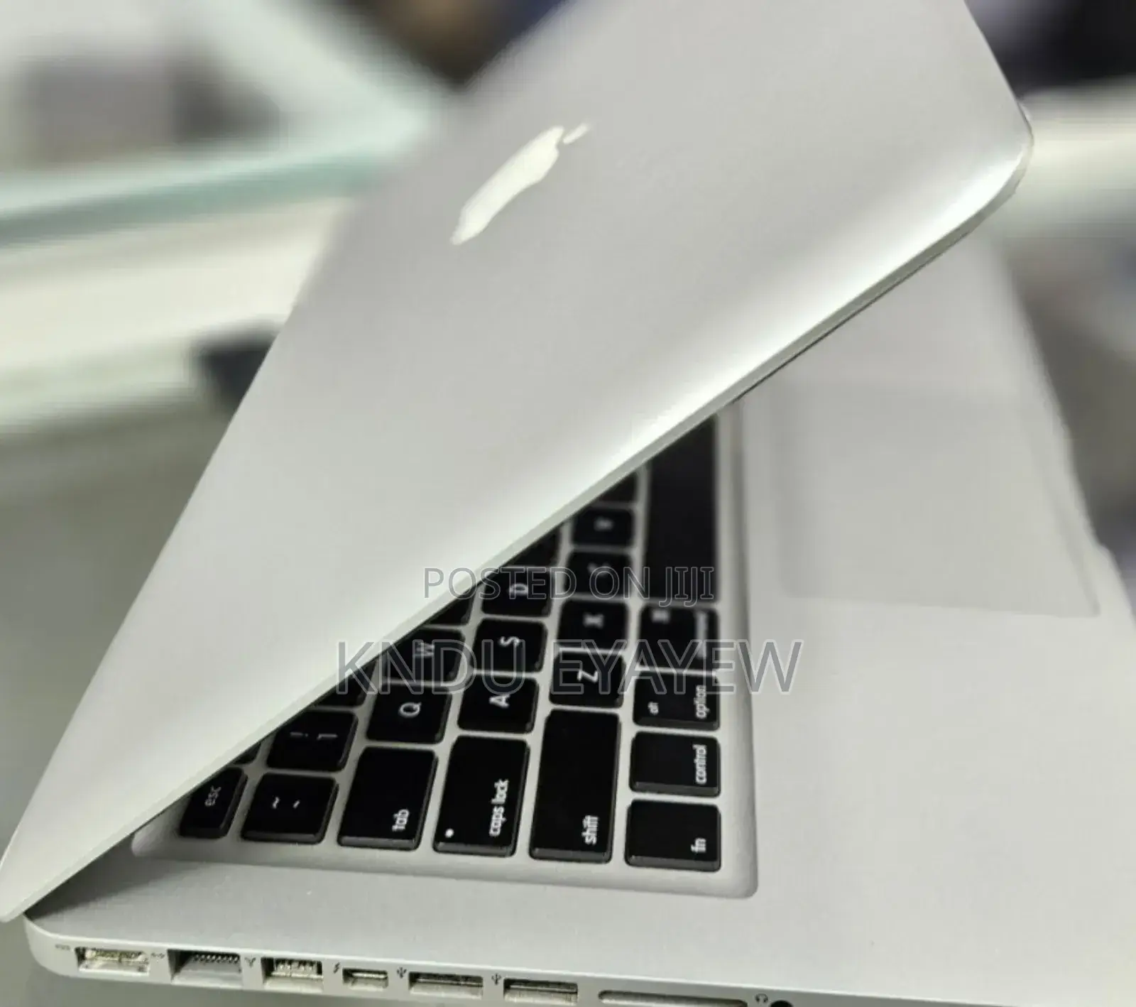 New Laptop Apple MacBook 2012 4GB Intel Core I5 SSD 256GB