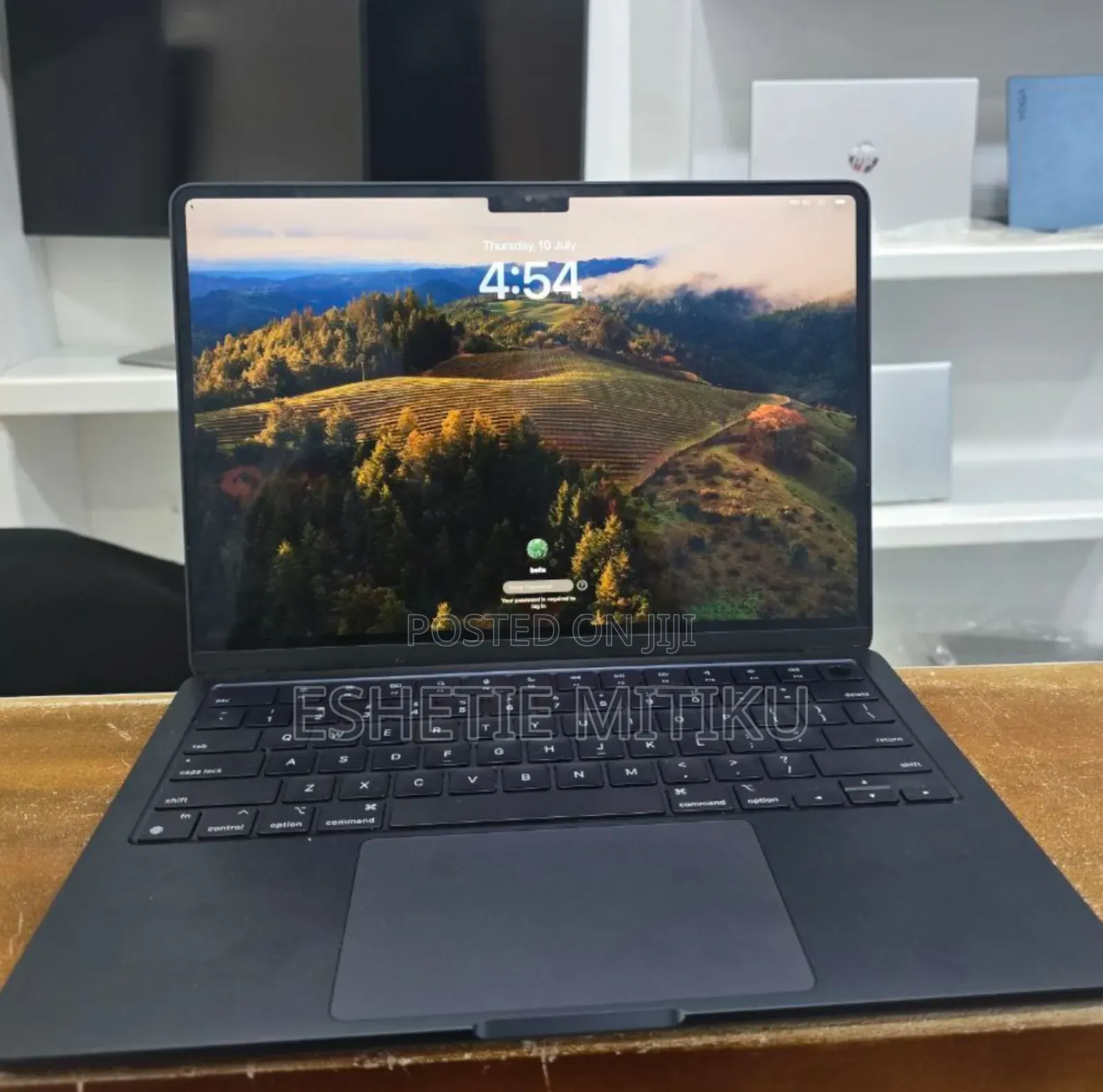 New Laptop Apple MacBook Air 2022 M2 8GB SSD 256GB