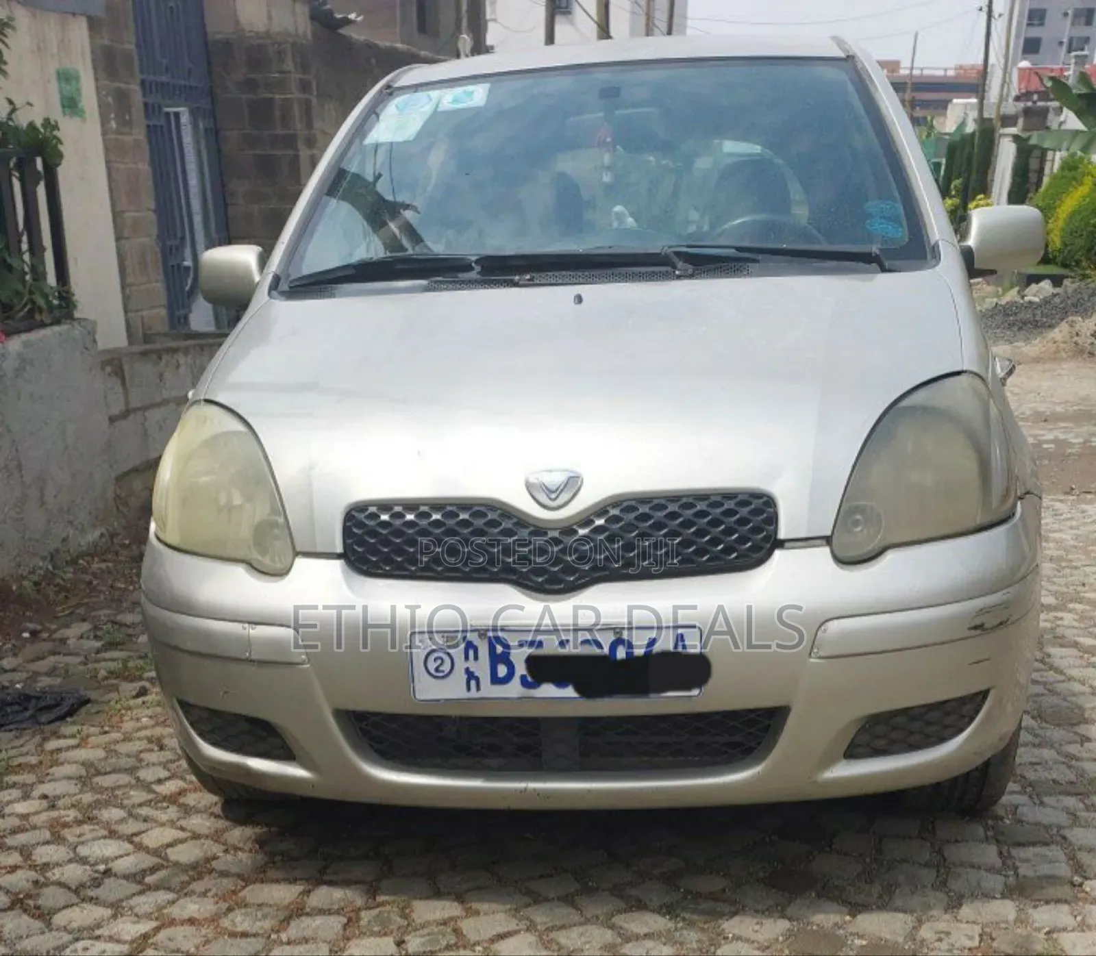 Toyota Vitz 2004 Gold