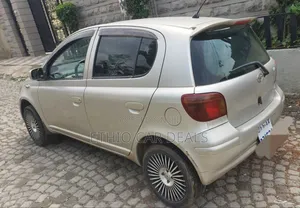 Toyota Vitz 2004 Gold